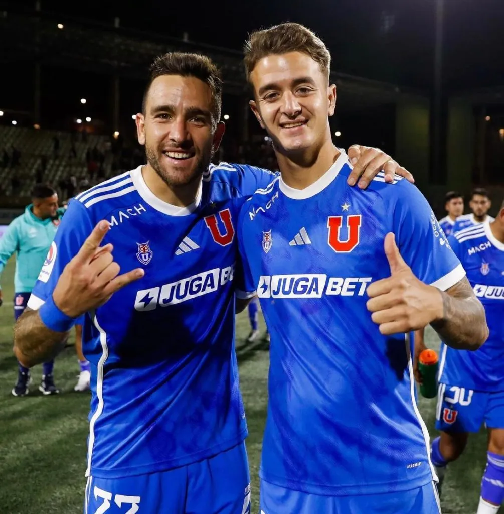 Junto a Franco Calderón. A Zaldivia se le ve feliz y radiante en la U este 2024 (Photosport)