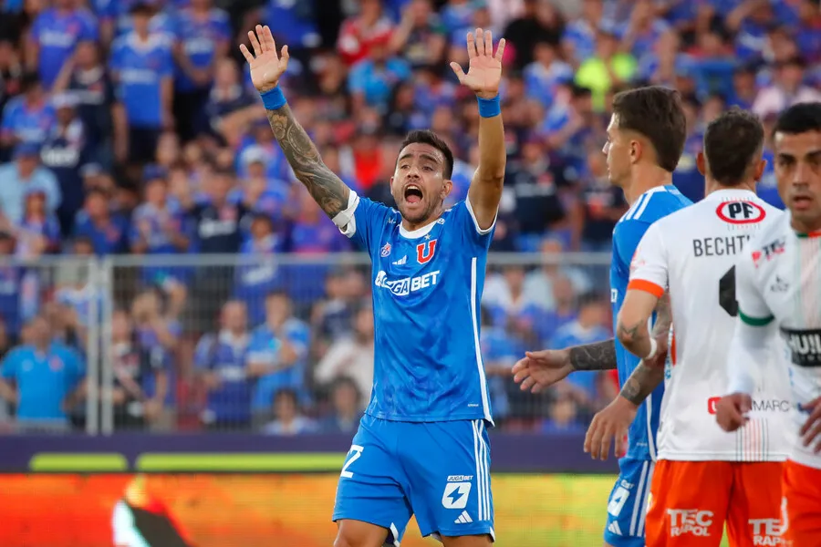 Zaldivia contento por el gran momento de la U | Foto: Photosport