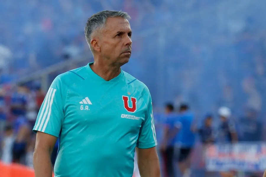 Gustavo Álvarez tiene a la U en lo más alto del torneo. | Foto: Photosport