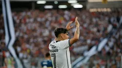 Hinchas albos repletaron el sector sur ante el cierre del norte.