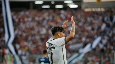 Hinchas albos repletaron el sector sur ante el cierre del norte.