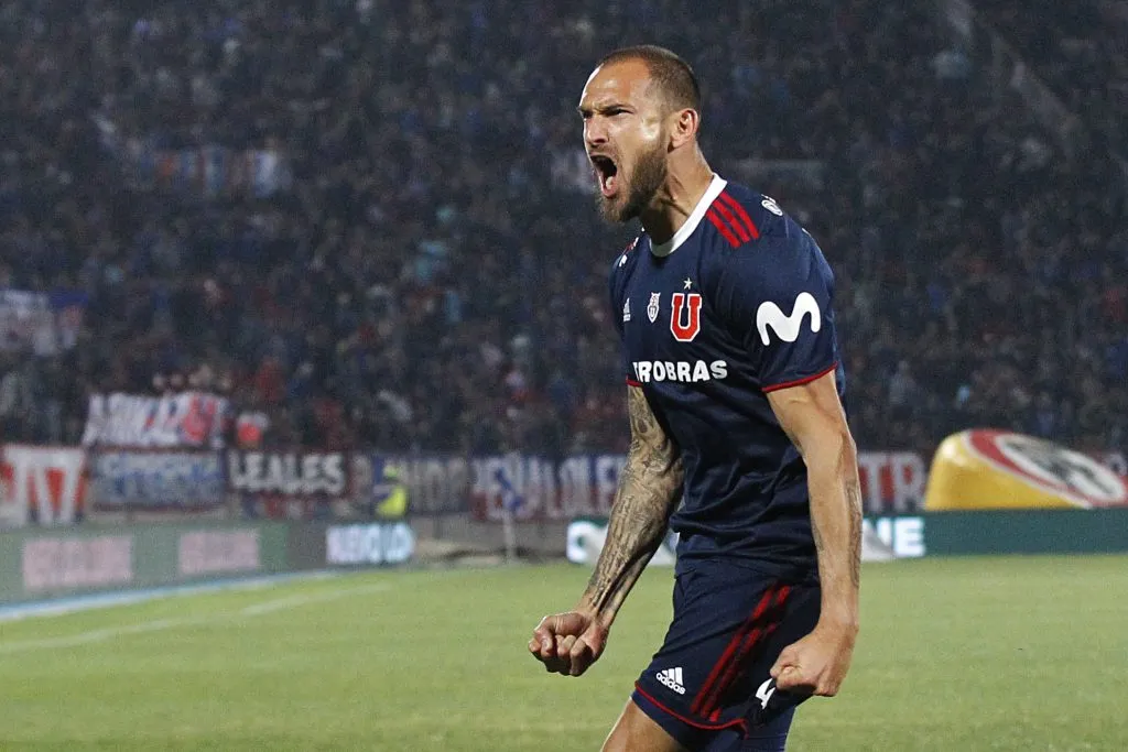 Lucas Aveldaño fulminó a Hernán Caputto. El DT lo dirigió en Universidad de Chile.