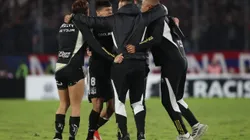 Colo Colo festejó en la cancha de La Nueva Olla en Asunción. (Foto: @ColoColo)