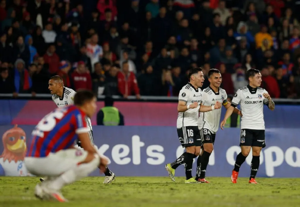 Colo Colo avanzó a octavos de final de Copa Libertadores.