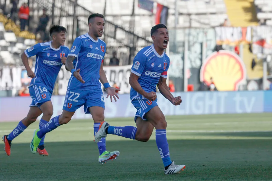 Poblete celebrando su gol en Macul (Photosport)
