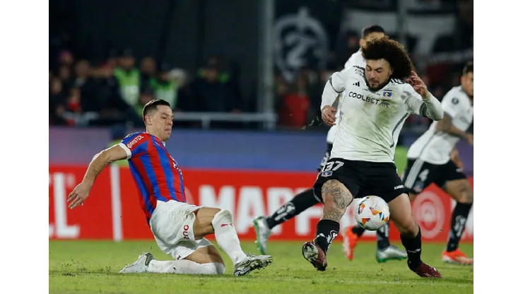 Maximiliano Falcón recibió dura falta ante Cerro Porteño