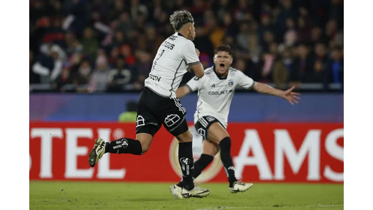 Carlos Palacios ilusiona a Colo Colo en Copa Libertadores. (Foto: César Olmos/Photosport)