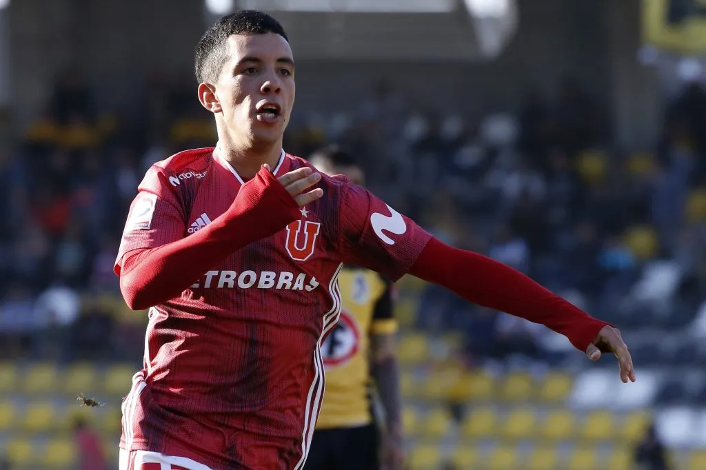 Leonardo Fernández jugó tan solo dos meses por Universidad de Chile. Convirtió un gol.