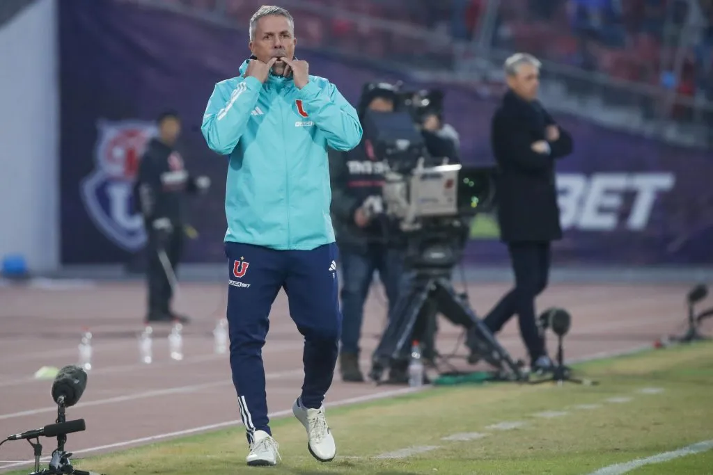 Álvarez esperaría hasta el cierre de la primera rueda para ver el tema de los refuerzos | FOTO: Jonnathan Oyarzun/Photosport