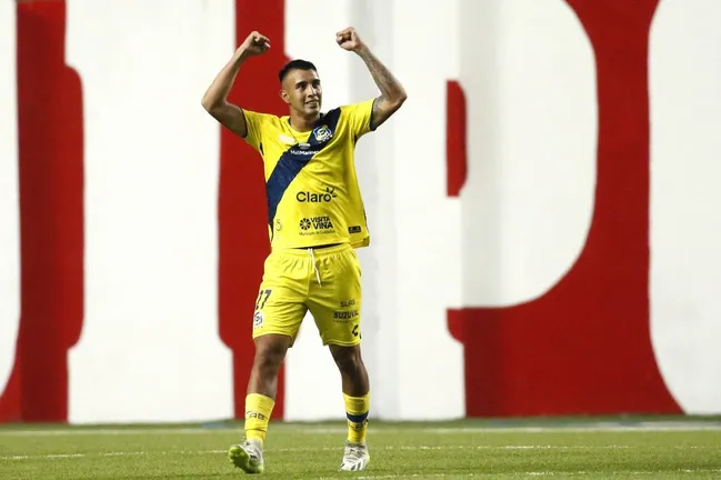 Juan Cristóbal Guarello quiere a Rodrigo Contreras en Universidad de Chile.