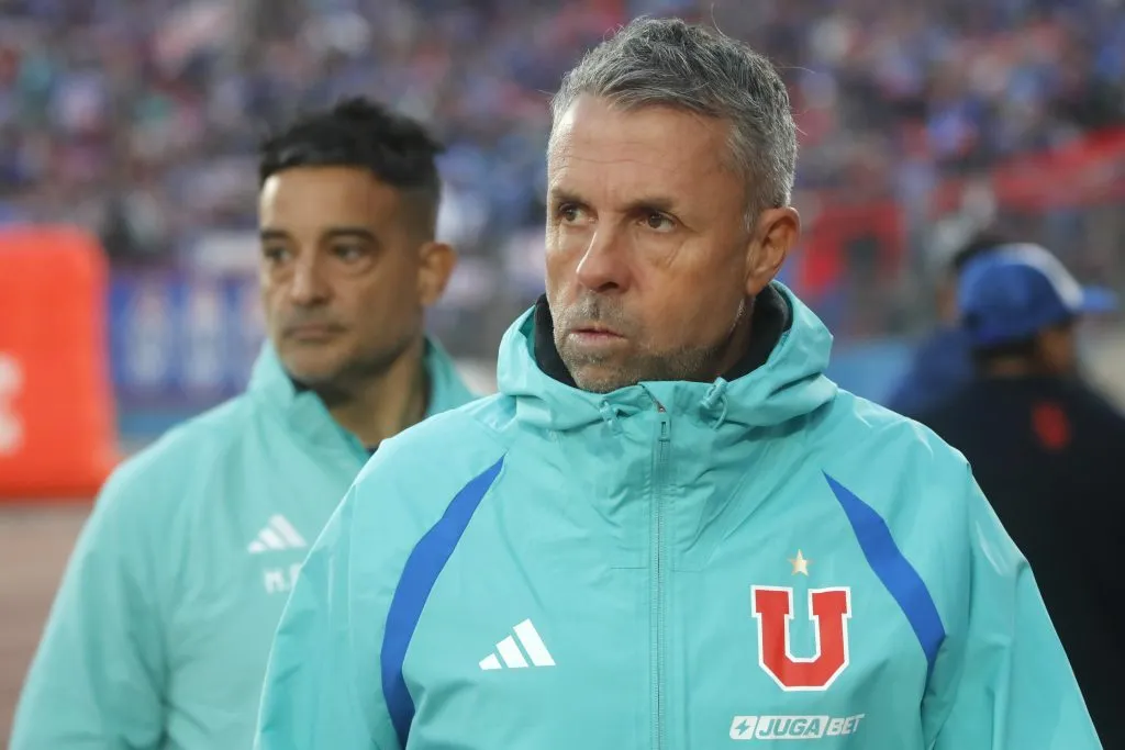 Gustavo Álvarez toma decisiones en la U.