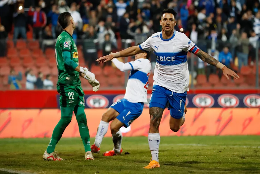 Fernando Zampedri en llamas con la UC. | Foto: Photosport