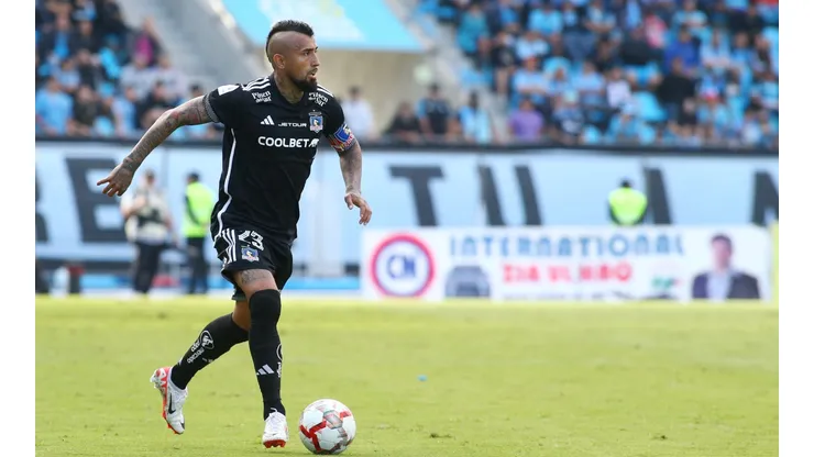 Julio Rodríguez destaca a Arturo Vidal. (Foto: Photosport)