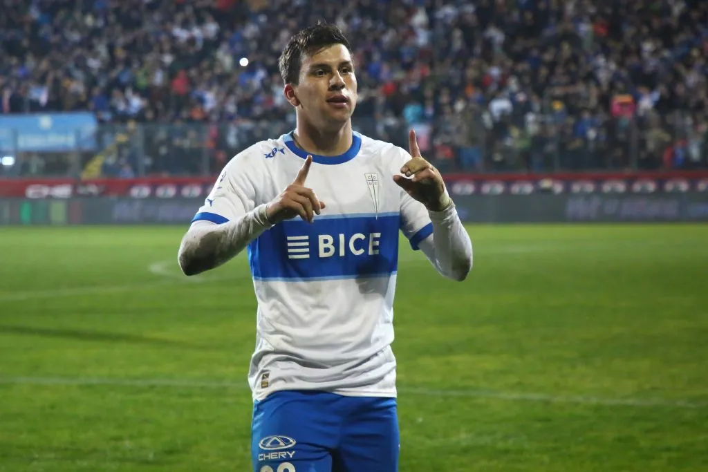 Gonzalo Tapia marcó dos goles en triunfo de Universidad Católica. (Foto: Photosport)