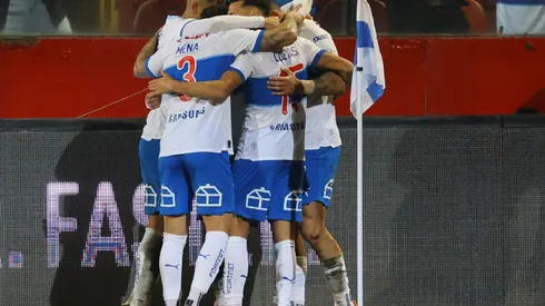 Universidad Católica sigue presionando a Universidad de Chile en la tabla de posiciones (Foto: Marcelo Hernandez/Photosport)