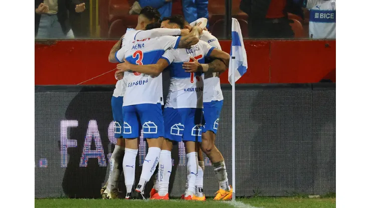 Universidad Católica sigue presionando a Universidad de Chile en la tabla de posiciones (Foto: Marcelo Hernandez/Photosport)