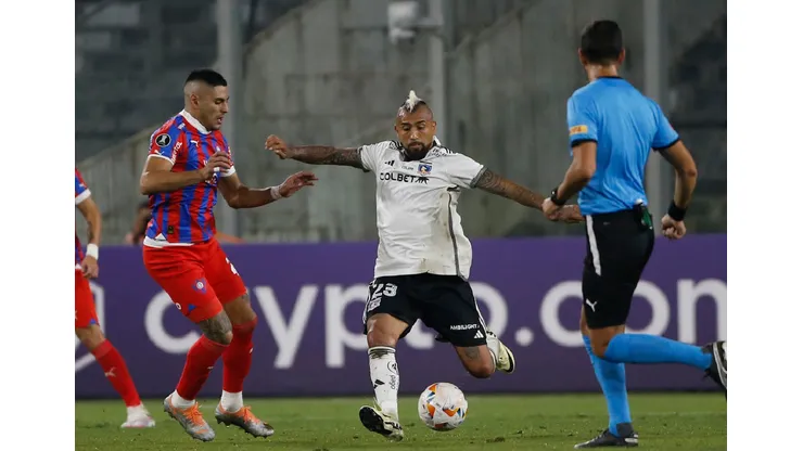 Colo Colo se verá las caras ante Cerro nuevamente por Copa Libertadores sin Arturo Vidal (Foto: Marcelo Hernandez/Photosport)