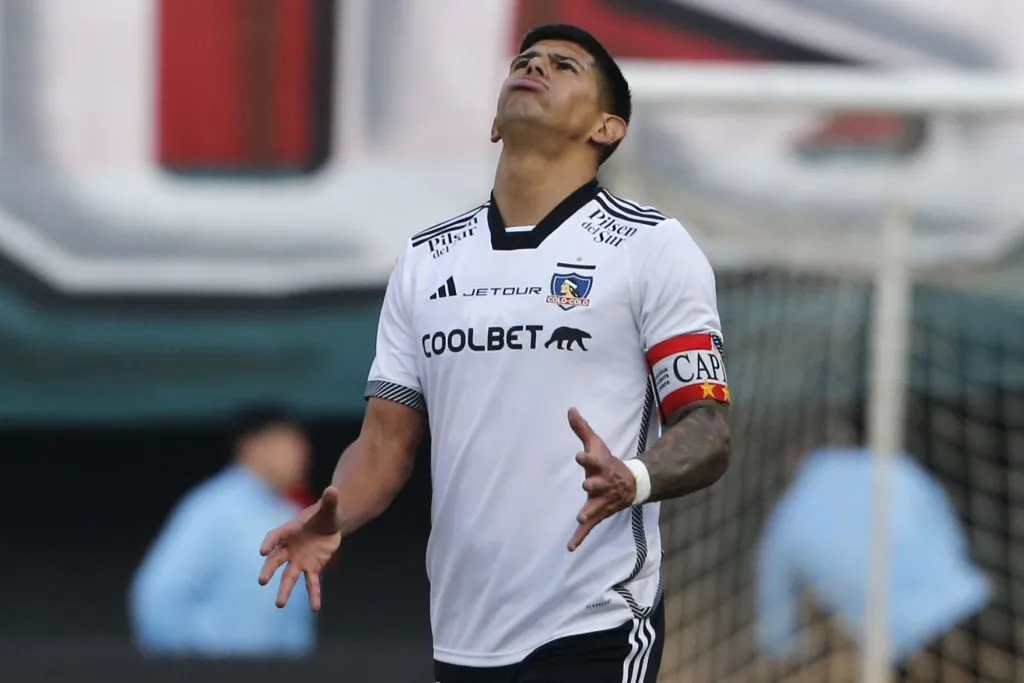 Esteban Pavez será baja en Colo Colo ante Deportes Iquique. (Foto: Dragomir Yankovic/Photosport)