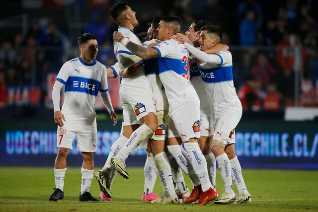 La UC repetiría su equipo para el partido ante Cobreloa | Foto: Photosport