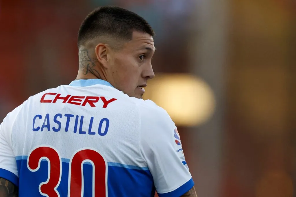 Nicolás Castillo habría terminado su ciclo en Universidad Católica. (Foto: Photosport)