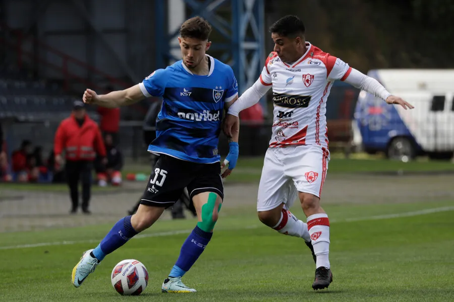 Loyola, clave en el título de Huachipato con Álvarez en el banco (Photosport)