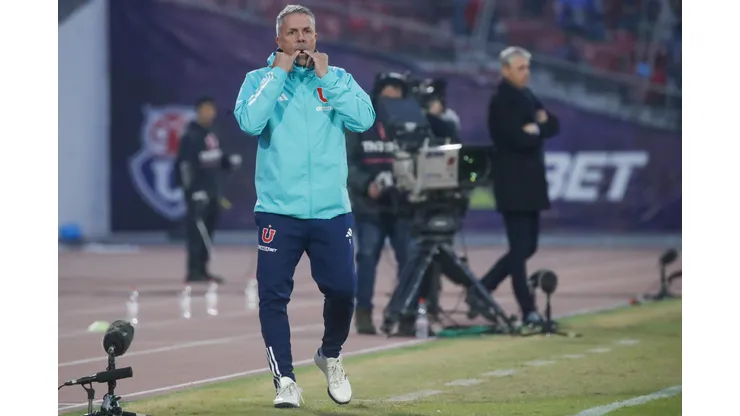 Gustavo Álvarez fue advertido por un ex jugador de Universidad de Chile.