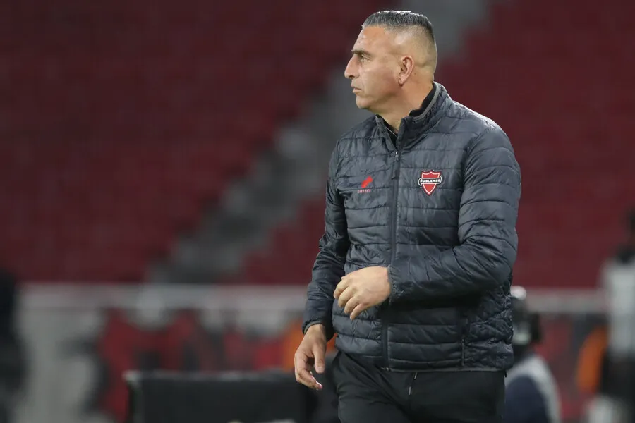 García deja atrás Ñublense y arranca su ciclo en Wanderers. | Foto: Photosport