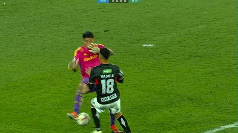 Se liberaron los audios del VAR de la jugada de Brayan Cortés que no fue penal. (Foto: Campeonato Chileno)