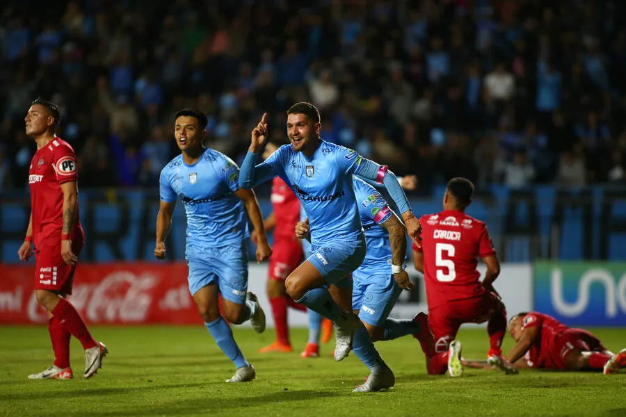 Nadruz avisa a los albos. | Foto: Photosport