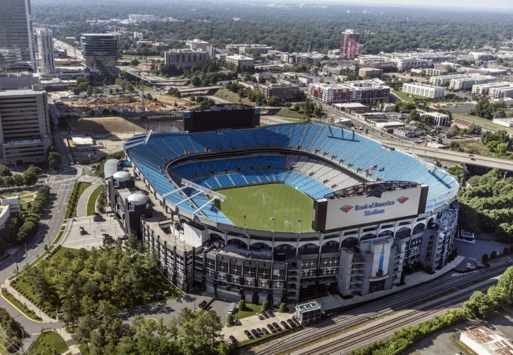 Fue inaugurado en 1996 y su última remodelación ocurrió en 2021. Es la casa de Carolina Panthers de la NFL y también del Charlotte FC de la MLS.