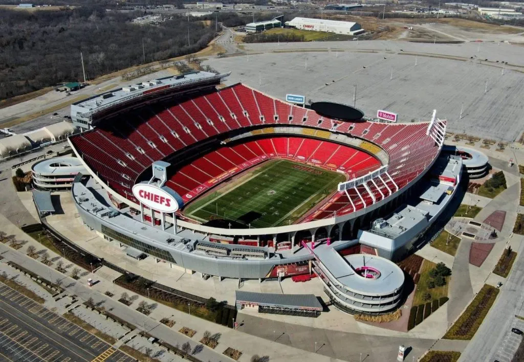 Fue inaugurado en 1972 y será el estadio más longevo de esta CA 2024. Es la casa de los Kansas City Chiefs de la NFL. También albergará el Mundial de 2026.