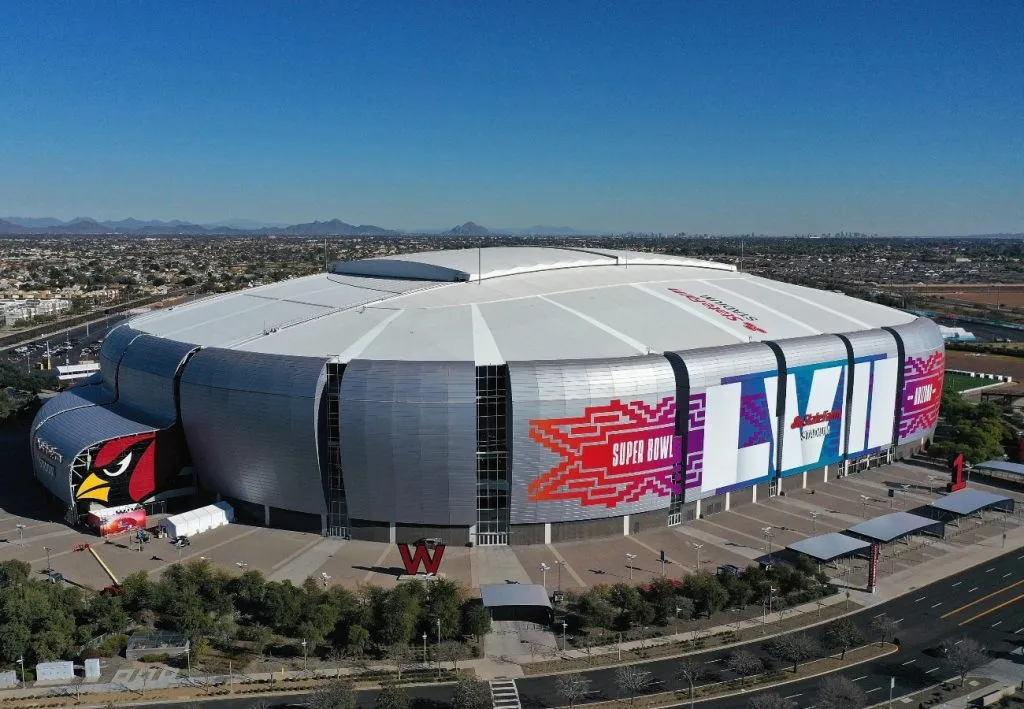 Fue inaugurado en 2006 y es la casa de los Arizona Cardinals de la NFL. Albergó la Copa Oro 2019 y la Copa Centenario en 2016.