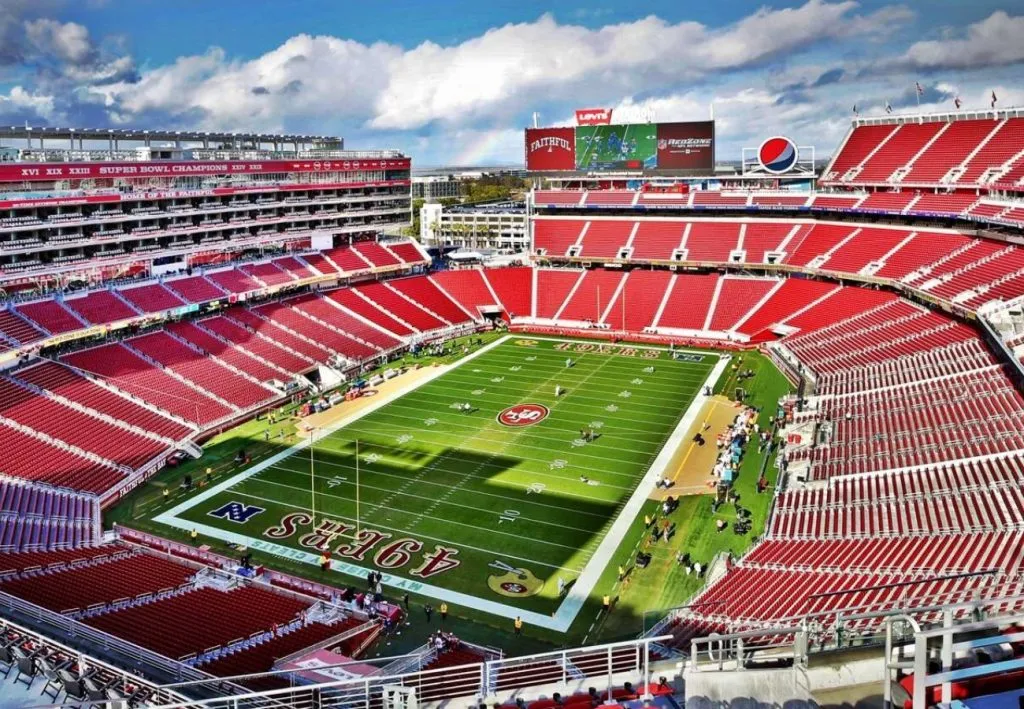 Fue inaugurado en 2014 y es la casa de los San Francisco 49ers de la National Football League (NFL). Albergó la Copa Centenario en 2016 y también será sede del Mundial de 2026.