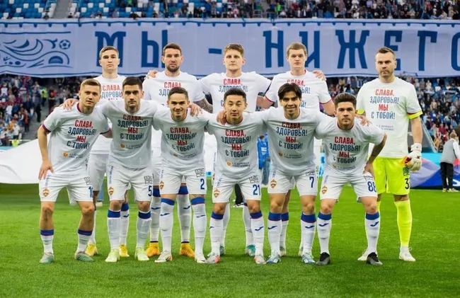 Formación del CSKA Moscú versus FC Pari Nizhniy Novgorod. (Foto: @pfc_cska)
