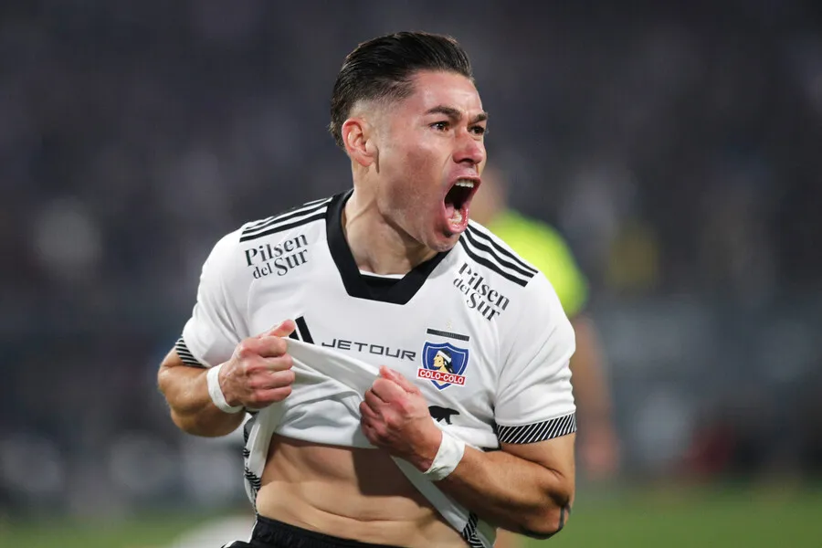 Opazo marcó el 2-0 de los albos ante Palestino. | Foto: Photosport