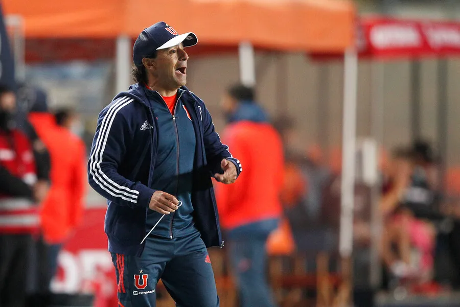 El Huevo Valencia dirigiendo