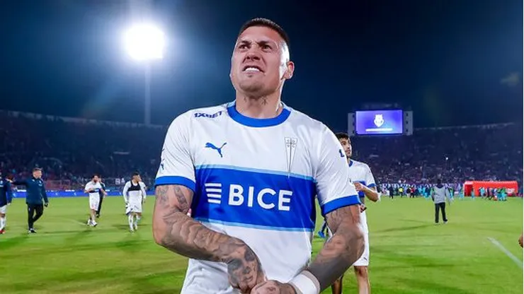 Castillo sigue agigantando la polémica tras sus obscenos gestos.