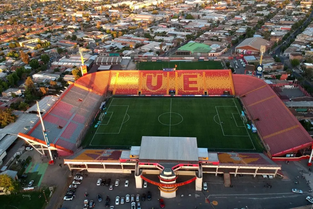 En Santa Laura se jugará el duelo de Puente Alto y la U (Photosport)