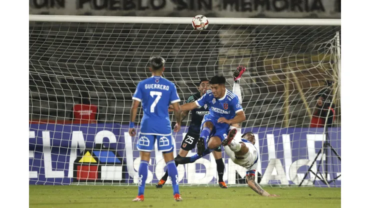 Johnny Herrera critica a Gabriel Castellón por el gol de Fernando Zampedri.