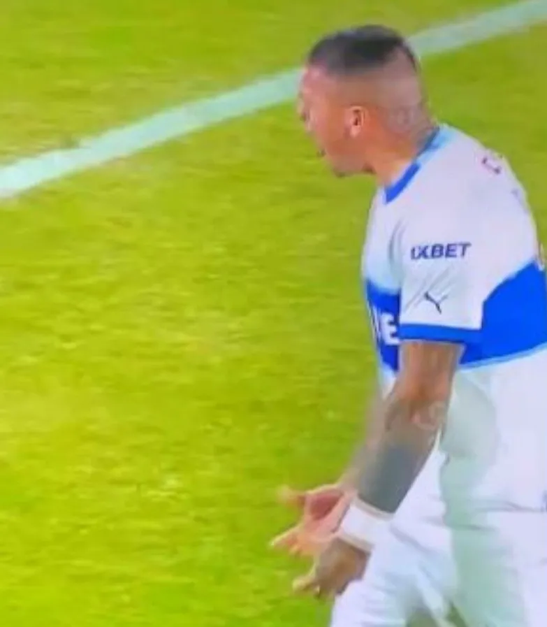 Castillo y parte de sus gestos tras el triunfo (Captura)