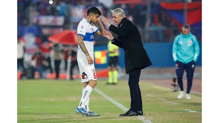 Miguel Ángel Neira alaba a Tiago Nunes