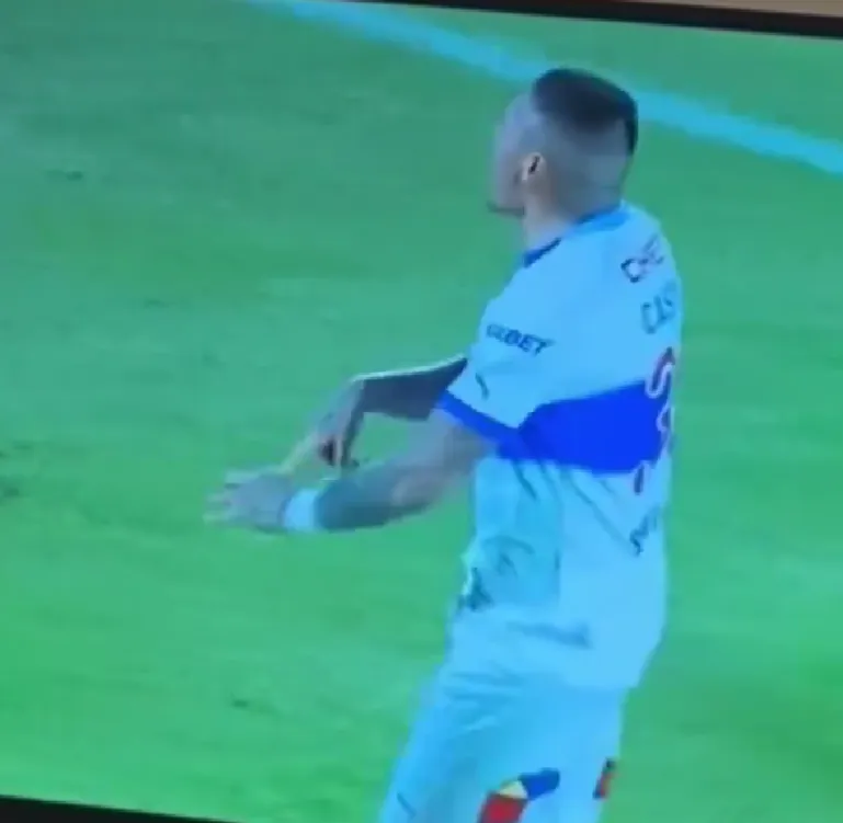 El impresentable gesto de Castillo en el Estadio Nacional | FOTO: Captura