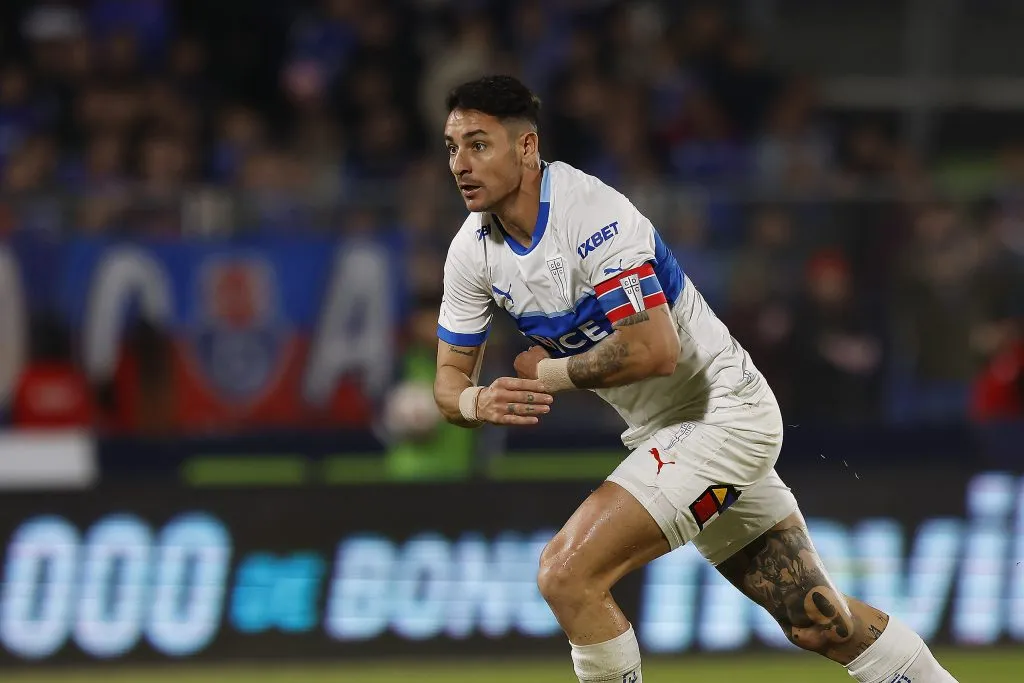 Fernando Zampedri festejó su gol número 109 con la camiseta de Universidad Católica. (Foto: Pepe Alvújar/Photosport)