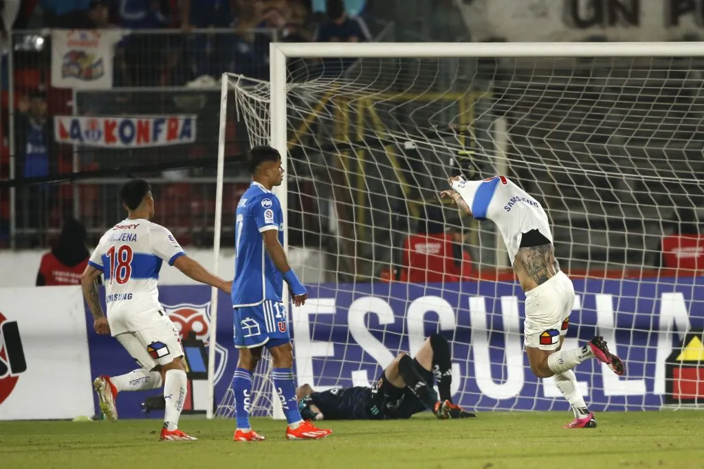 Fernando Zampedri celebrando su golazo ante la Universidad de Chile | FOTO: Jonnathan Oyarzun/Photosport