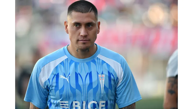 Nicolás Castillo realizó gestos hacia la barra de Universidad de Chile. (Foto: Photosport)