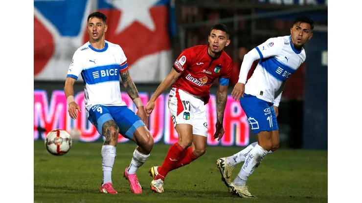 César Pinares recibe críticas de cara al clásico universitario Dragomir Yankovic/Photosport