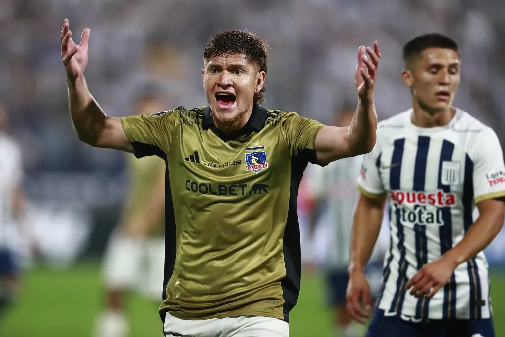 Leonardo Gil hace caso omiso a las críticas en Colo Colo. (Foto: Daniel Apuy/Photosport)