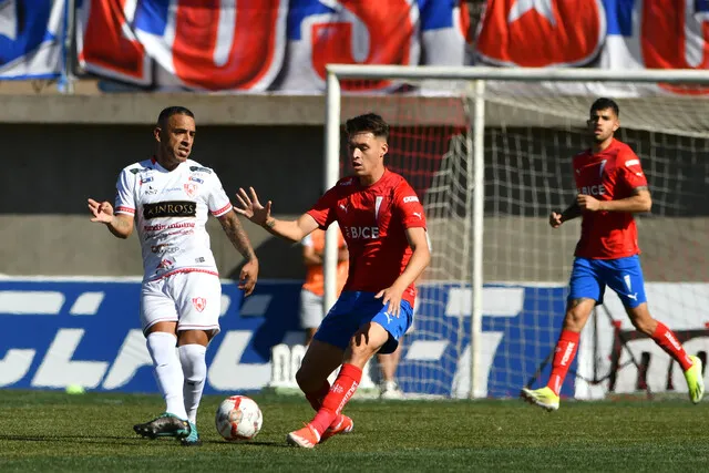 Canales queda fuera del Clásico Universitario | Foto: Photosport