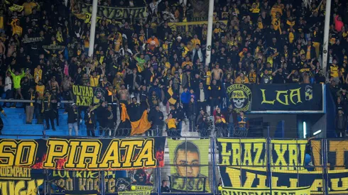 Hinchas de Coquimbo Unido son detenidos en Argentina. (Foto: Fotobaires/Photosport)