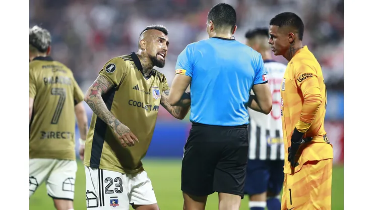 Colo Colo se benefició con los goles anulados a Alianza Lima. (Foto: Daniel Apuy/Photosport)